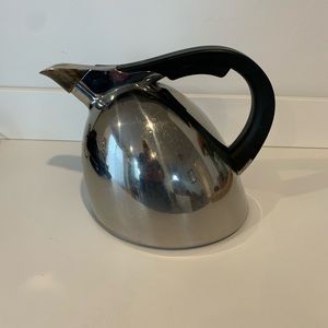 Nambe CHIRP Tea Kettle wins GOLD “Best of the Best” in the 2011 Housewares Desig